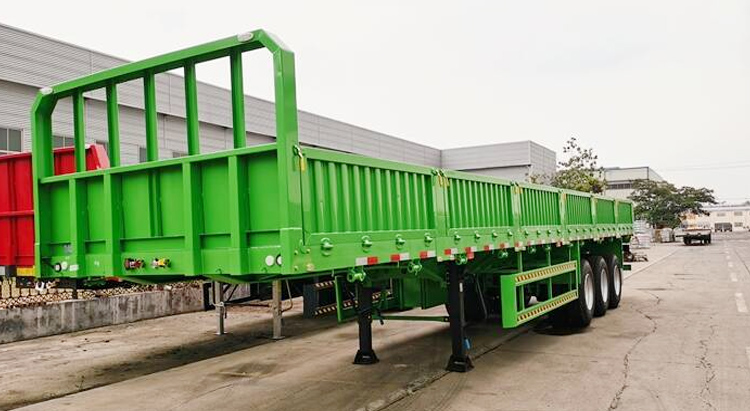 Sinotruck Sidewall Semi Trailer Truck