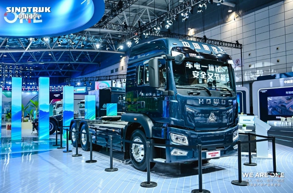 Sinotruk launches three new pure electric models！ cover