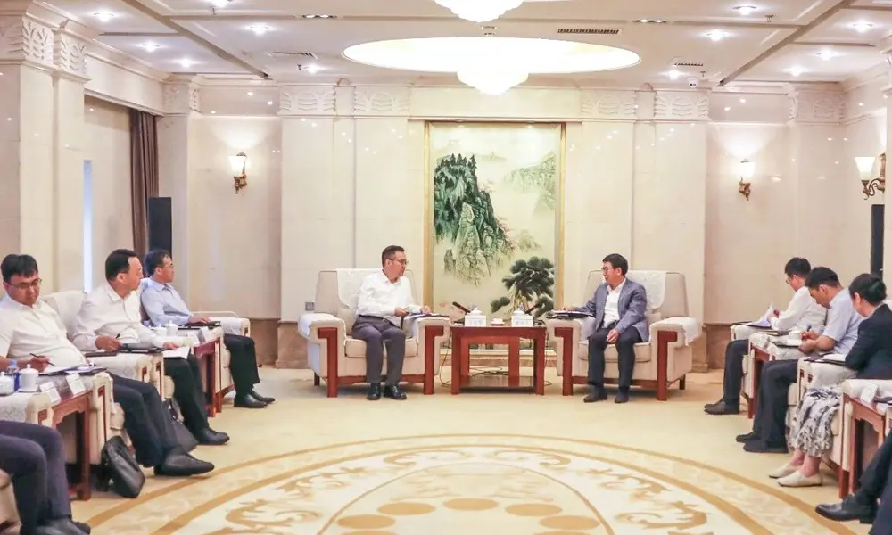 Shandong Heavy Industry and China Energy Conservation held a discussion. cover